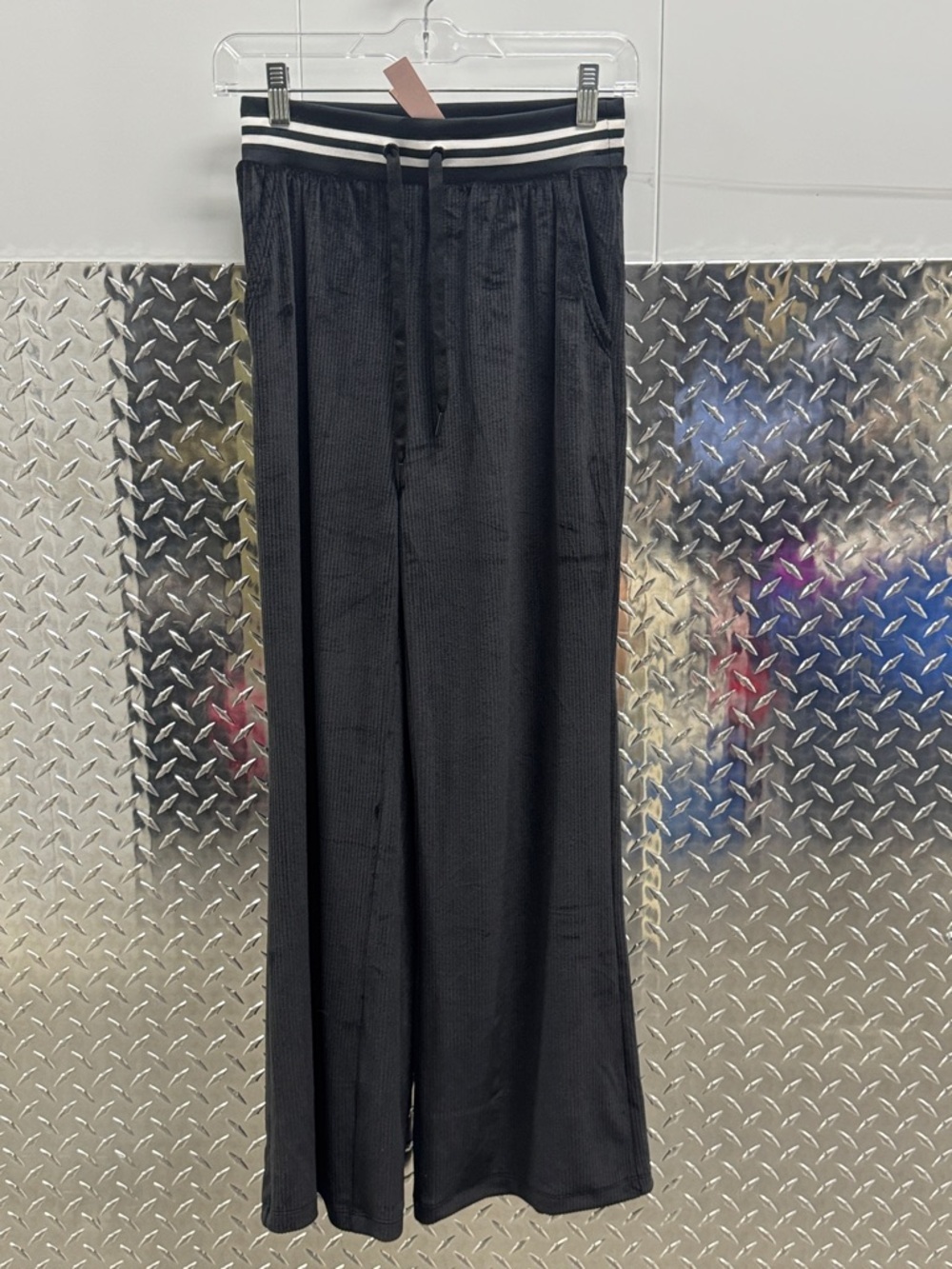 NWT!!! Victoria's Secret Black Wide-Leg Drawstring pants, XS
